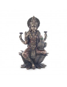 Lakshmi sentado